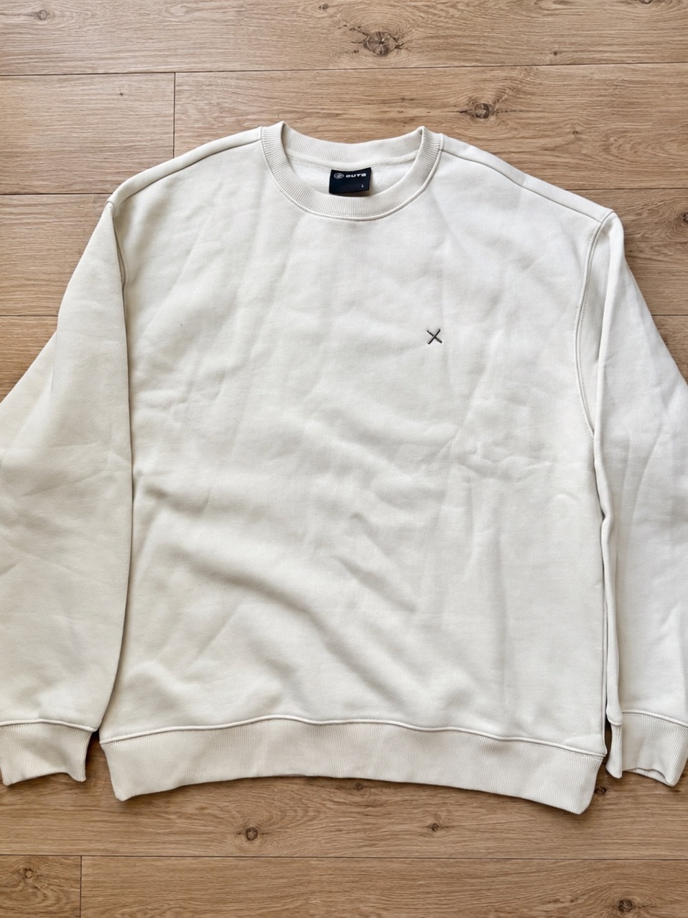 CUTS Clothing Men’s Large Beige Crewneck Sweatshirt Minimalist Logo Pullover
